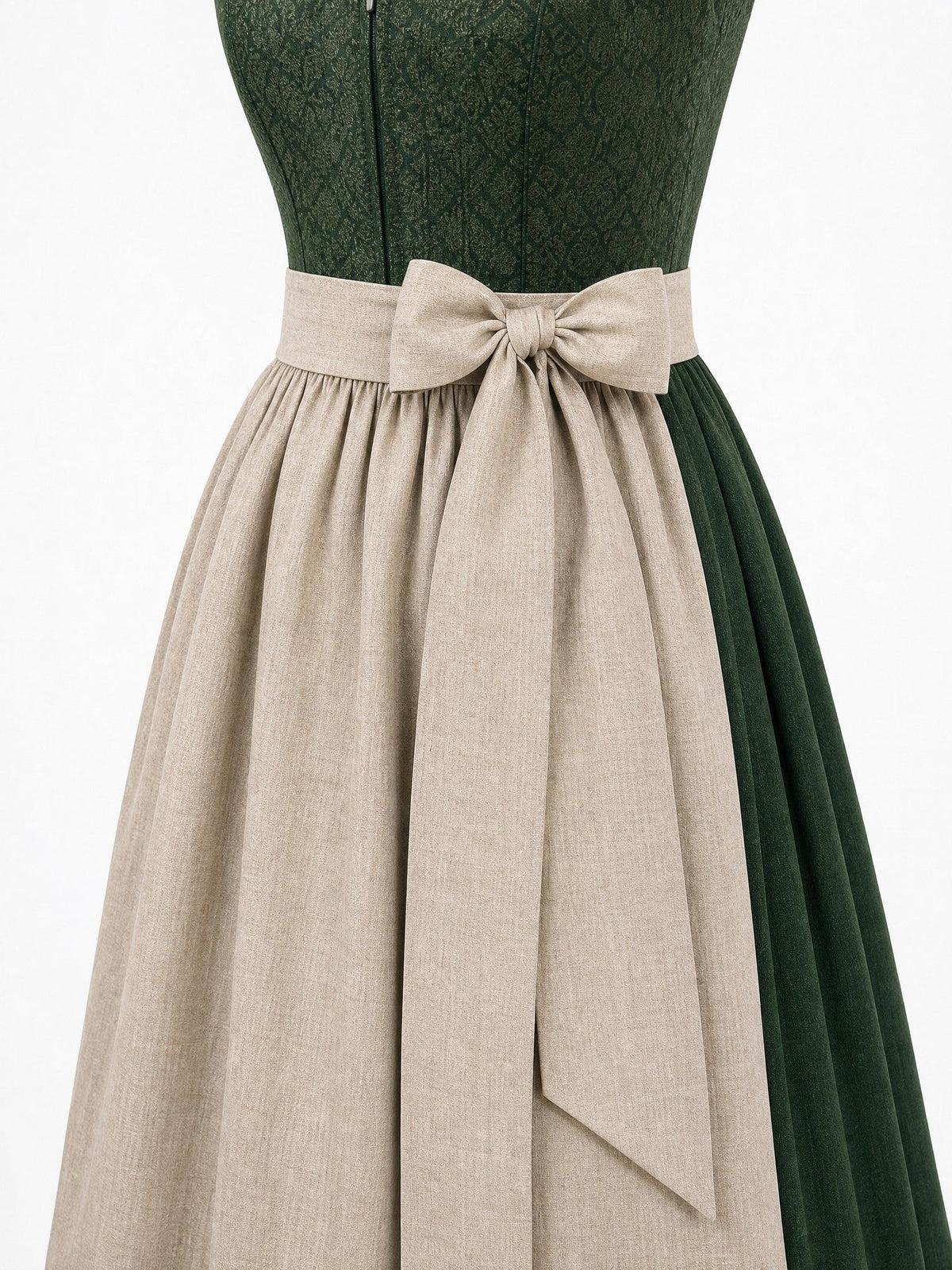 Dirndl Johanna in Waldgrün mit Haferbeige Schürze - Detailansicht Taille und Schleife
