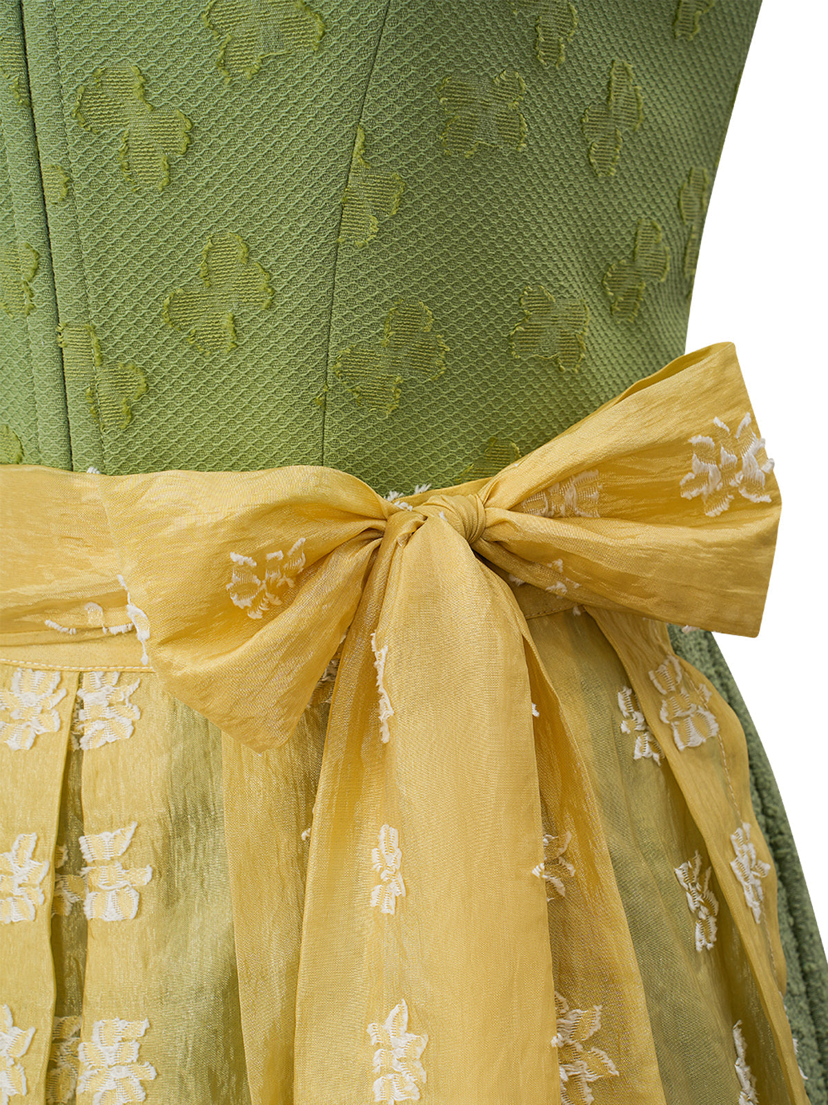 Kitt Dirndl im klassischen Trachtenstil – Grün