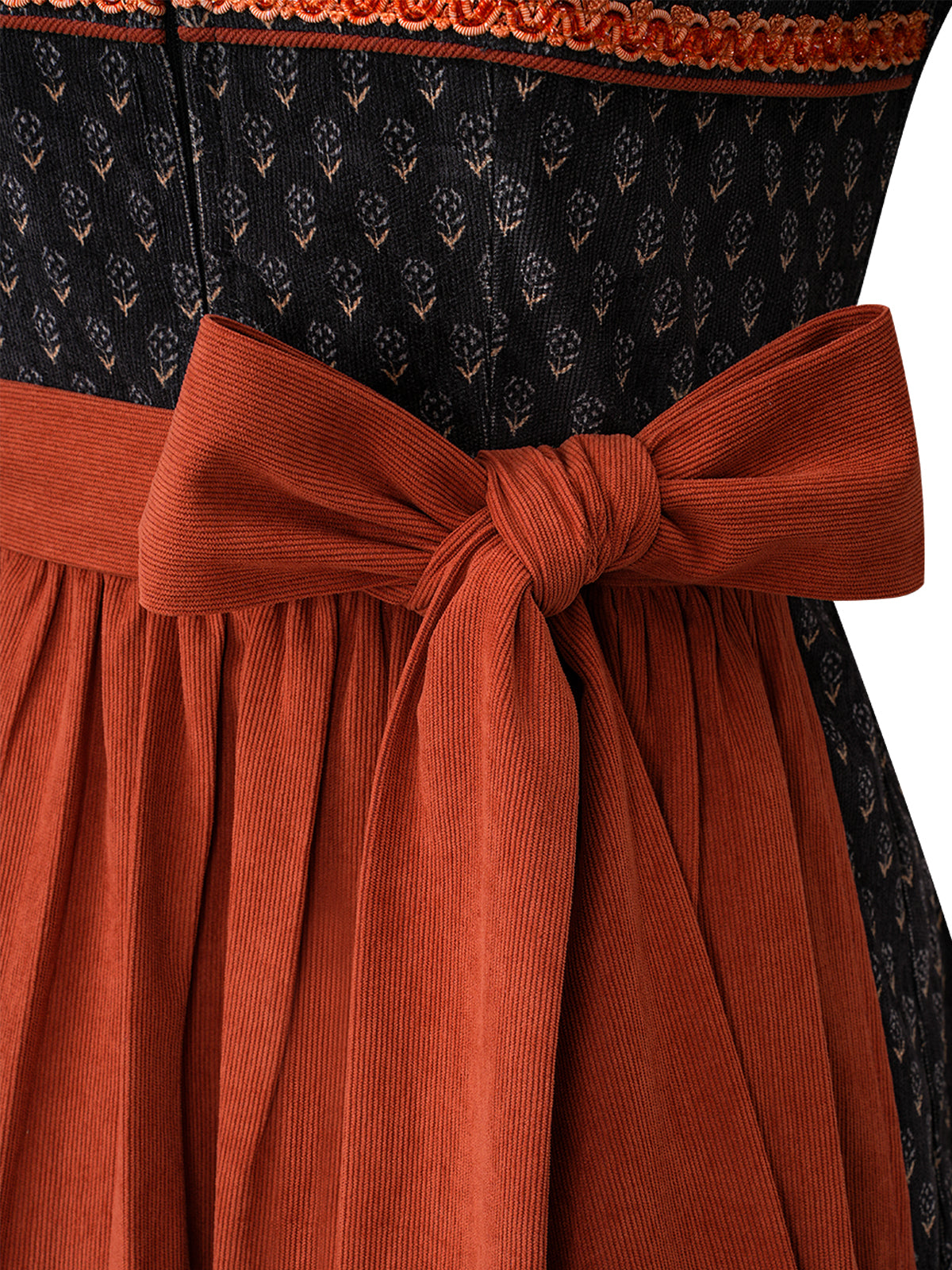 Kitty – Elegantes Dirndl in Schwarz