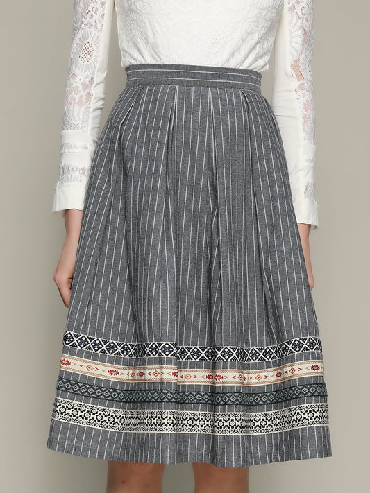 Trachtenrock Mirabelle in Grau mit Gestreifte Muster
