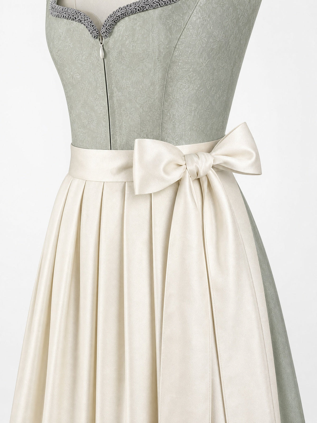 Dirndl Franziska in Mineralgrün mit Elfenbein Schürze - Detailansicht Taille und Schleife