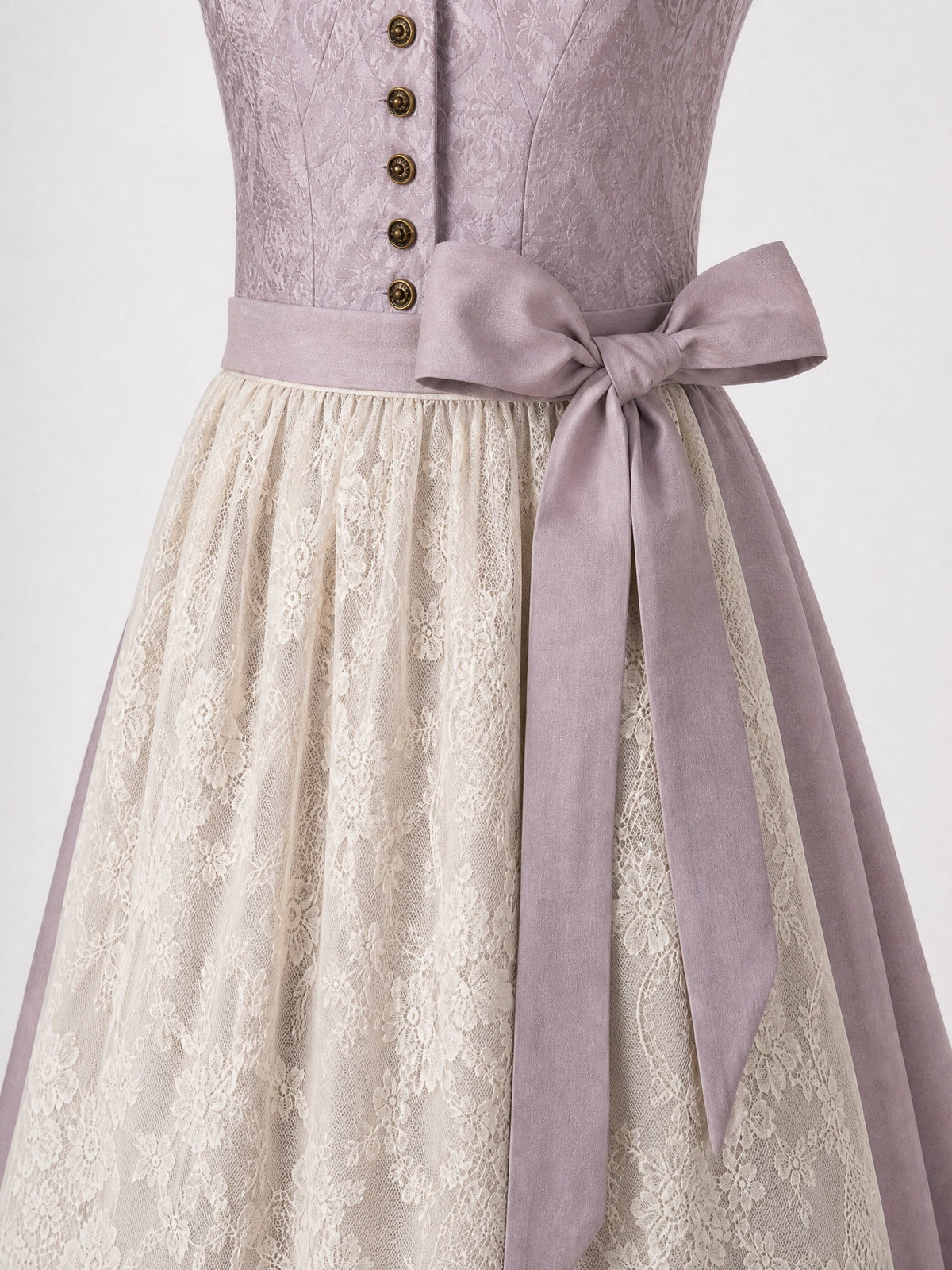 Dirndl Bea in Alt-Lavendel mit Elfenbein Schürze - Detailansicht Taille und Schleife