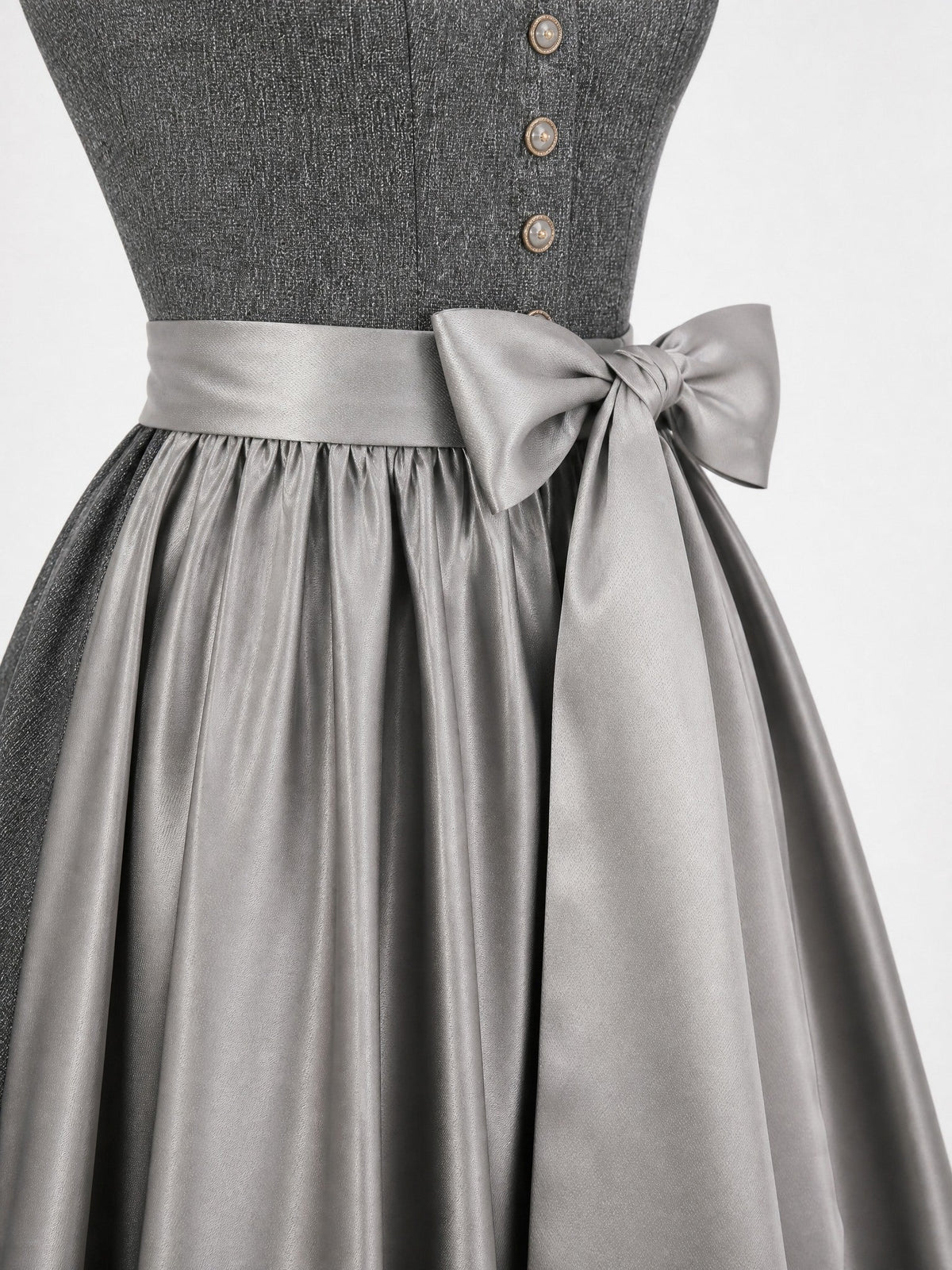Dirndl Vivien in Graphit mit Perlgrau Schürze - Detailansicht Taille und Schleife