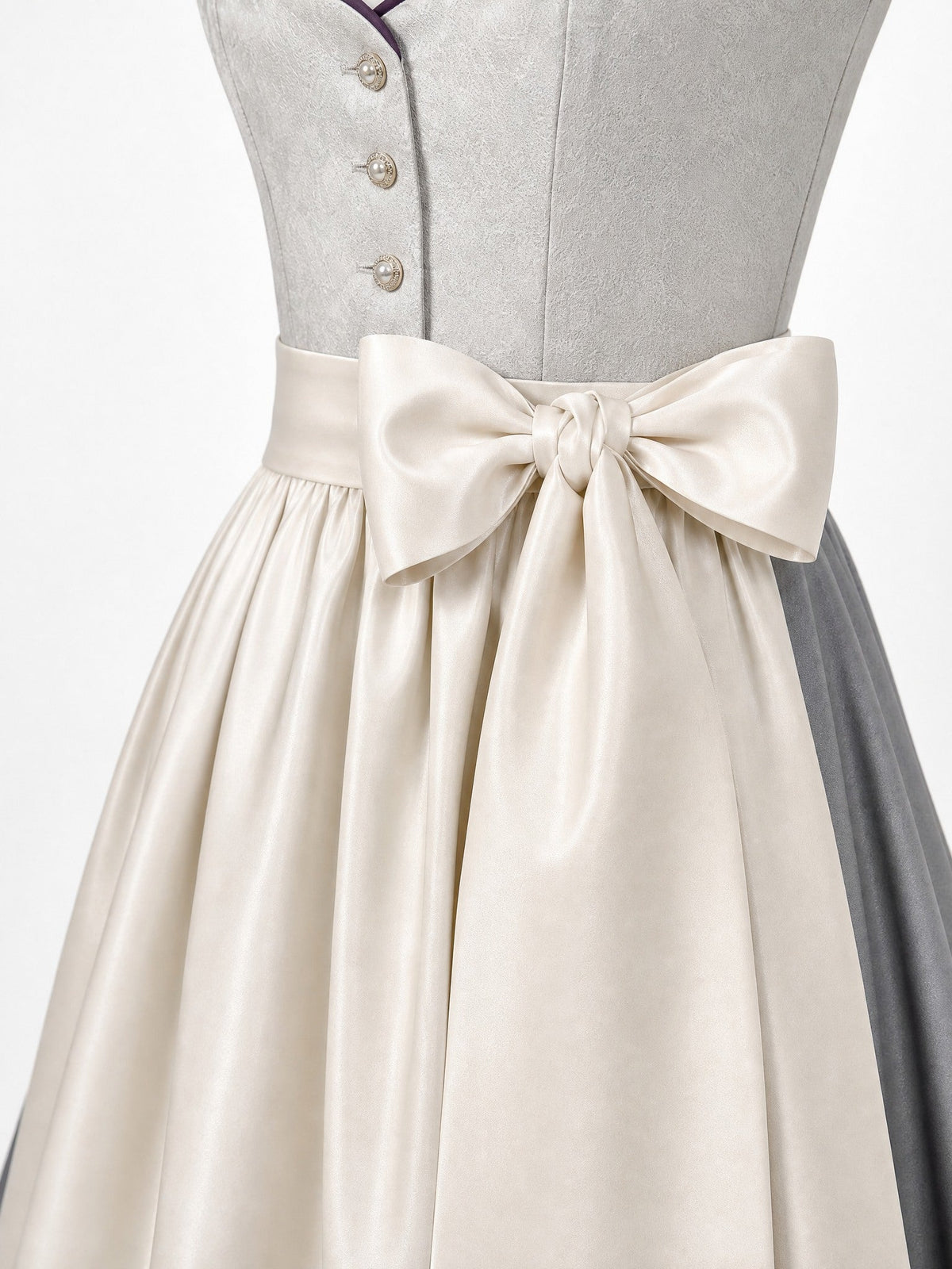 Dirndl Elisa in Perlgrau mit Elfenbein Schürze - Detailansicht Taille und Schleife