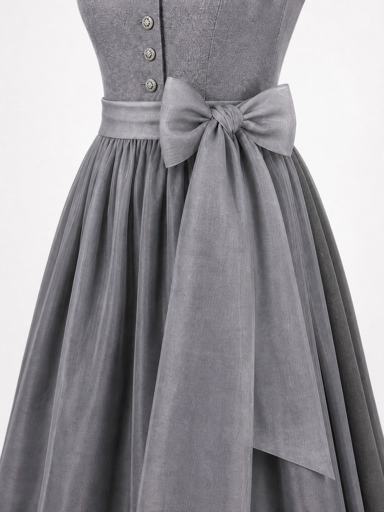Dirndl Katharina in Schiefergrau mit Sturmgrau Schürze - Detailansicht Taille und Schleife